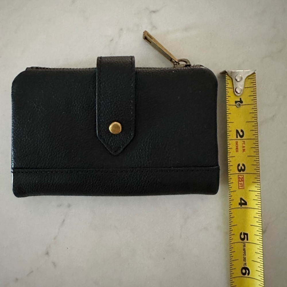 Small Black Fossil Brand Wallet With Gray Lining - Picture 6 of 7